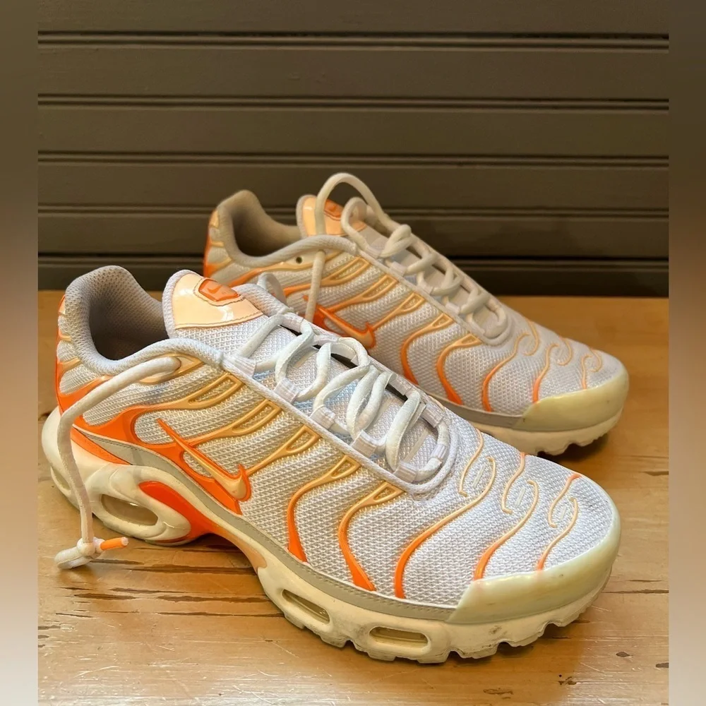 Nike Air Max Plus TN White Orange Shoes DM3033-100 Women’s Size 7